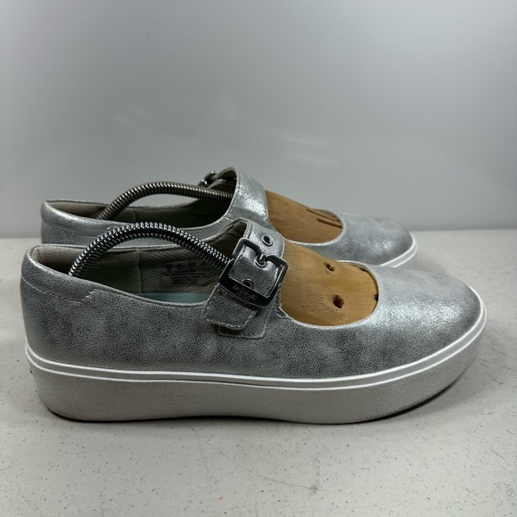 Dr. Scholl's Women's Madison Mary Jane Sneaker Silver 11 M - Picture 3 of 7